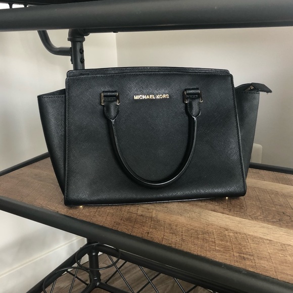 Michael Kors Handbags - Michael Kors | Black Purse